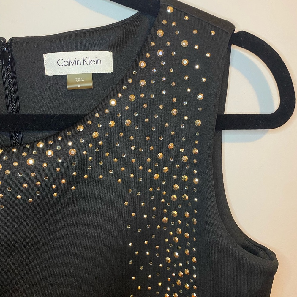 Calvin Klein sequin dress No wrinkles or stains Zipper back is smooth Like new - Picture 3 of 6